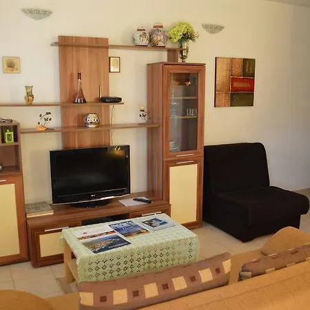 Mimoza Apartment *